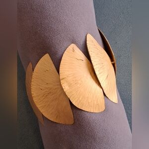 Abstract Golden Leaf Design Bracelet